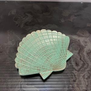 New design Aluminium Storage Tray with <b>Shell</b> Shape modern <b>Light</b> Green Golden Finish Textured Finish for Living Room - Product Image 1