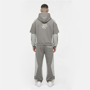 Conjunto Deportivo Gris para Hombre – Sudadera con Capucha de Doble Manga y Pantalones Deportivos Ajustados - Product Image 3