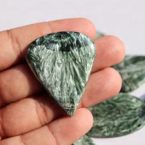 พลอยเซราฟินไนต์สีเขียวทรงสามเหลี่ยมเจียระไนแบบคาโบชอง ได้รับการรับรองจาก IGI สำหรับงานฝีมือทำแหวน พลอยเซราฟินไนต์แบบเม็ดเดี่ยว RIDA ขายส่ง - Product Image 5