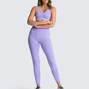 Ensemble de yoga personnalisé pour femme, soutien-gorge et leggings de sport de haute qualité, très extensibles, effet push-up, nouvelle collection 2025 pour la gym et le quotidien, avec logos personnalisés - Product Image 3