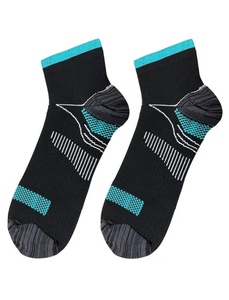 Chaussettes de sport pour hommes, motif uni, respirantes, antidérapantes, en polyamide tricoté, pour l'été - Product Image 4