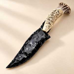 Couteau artisanal en obsidienne noire avec manche sculpté en bois de cerf – Poignard en pierre primitif - Product Image 6