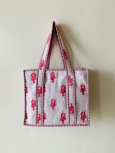 Bolso Tote Mini Acolchado de Algodón 100% Puro con Estampado Artesanal Indio, con Cierre, Hecho a Mano, Ideal para Uso Diario en Invierno, Primavera y Verano - Product Image 3