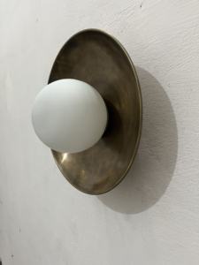 Lámpara de Pared Giratoria con Globo Dorado de Aluminio, Lámpara de Vanidad para Dormitorio y Decoración de Oficina - Product Image 4