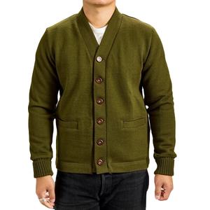 Cardigan en laine/nylon vert olive pour homme Tiki Taka Sports, col en V, manches longues, fermeture boutonnée, patchwork, vêtement d'hiver respirant - Product Image 1