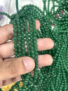 ลูกปัดมรกตทรงกลมสีเขียวขายส่ง ลูกปัดเรียบสำหรับทำเครื่องประดับ ผลิตในห้องปฏิบัติการ - Product Image 3