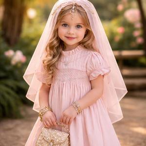 Robes pour filles fabriquées au Vietnam, vêtements pour enfants smockés, style princesse, fleurs roses, manches courtes, smockage à la main. - Product Image 4