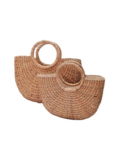 Cesta de Almacenamiento Rectangular de Jacinto de Agua Estilo Bohemio con Asa, Ecológica, para Ropa y Uso en la Playa - Product Image 1