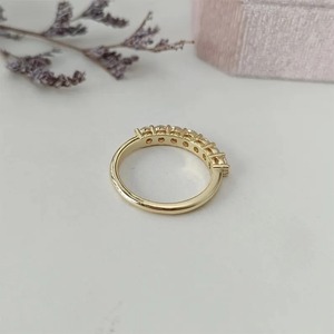 Bague en diamant pour femme, exportée d'Inde, avec un design étincelant multi-pierres, disponible à prix réduit - Product Image 5