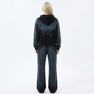 ชุดวอร์มประดับคริสตัลแบบซันเฟดสุดเทรนดี้ ดีไซน์พรีเมียม ผ้าคุณภาพสูง เหมาะสำหรับใส่ลำลองหรือสตรีทแวร์ สำหรับทุกเพศ - Product Image 4