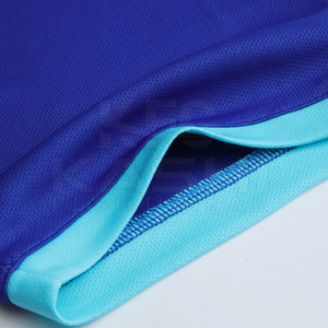 Uniforme de Fútbol Hecho con Material Transpirable que Absorbe el Sudor, Diseñado para Mantener a los Jugadores Adultos en Estado de Frescura y Secura Durante Partidos Intensos - Product Image 4