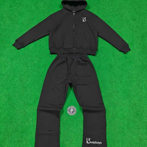 Ensemble de survêtement noir 500 GSM avec broderie, sweat à capuche zippé et pantalon de jogging ample à jambe droite en molleton 100% coton - Product Image 1
