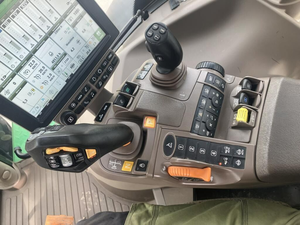 Tracteur agricole John Deere 6250-R - Product Image 5