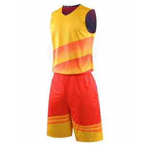 Tenue de basketball en polyester respirant haute performance, design sublimé, ensemble personnalisé pour les matchs de compétition - Product Image 2