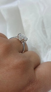 Anillo de compromiso de diamante ovalado brillante de 6 quilates en oro blanco, estilo clásico para mujer, joyería de diamante natural certificado por GIA. - Product Image 3