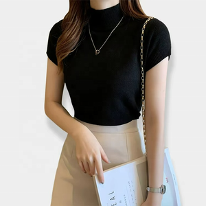 T-shirt pull tricoté moulant à manches courtes pour femme, couleur unie, tricot fin 14GG, personnalisable avec logo – Collection été 2026 - Product Image 1