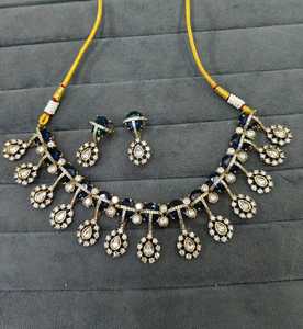 Nouveauté : Ensemble de bijoux indiens traditionnels Kundan avec boucles d'oreilles assorties, plaqué argent, pour mariage - Product Image 5