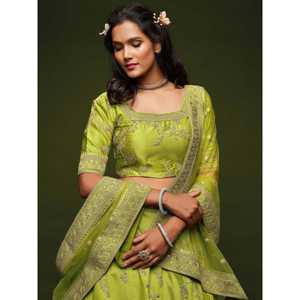 Impressionnant fil vert néon broderie Art soie mariage Lehenga Choli - Product Image 2
