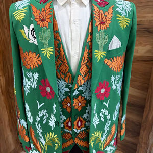 Costume Western brodé vert pour homme, ensemble 2 pièces – Blazer floral de créateur avec pantalon assorti, tenue de mariage et de scène personnalisée - Product Image 1