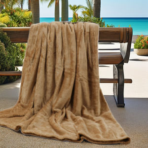 Couverture d'été matelassée en molleton de corail personnalisée de style américain, tissu en microfibre anti-bactéries à motif solide et anti-boulochage - Product Image 5