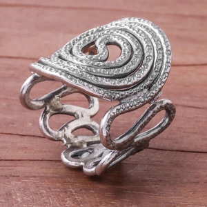 Anillo de cóctel con patrón en espiral de plata de ley 925 hecho a mano, regalo de joyería de moda unisex - Product Image 1