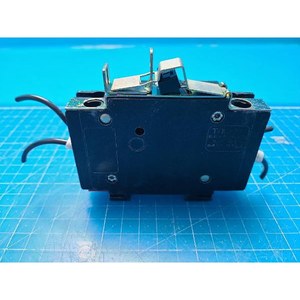 Disjoncteur miniature Eaton QCR2015T d'occasion – Pièces détachées d'équipement semi-conducteur de la génération précédente - Product Image 2