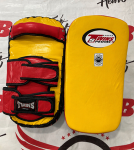 Twins Boxing Target Pad, escudo de entrenamiento de boxeo Muay Thai de cuero de vaca, duradero, hecho en Tailandia, con impresión personalizada - Product Image 4