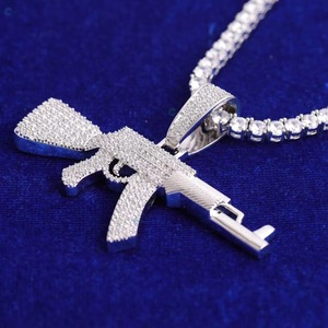 จี้ปืน AK47 ฮิปฮอป เงินแท้ 925 ประดับโมอิสซาไนต์แบบไมโครเพฟ สำหรับผู้ชาย เหมาะสำหรับงานปาร์ตี้ หรูหรา ชุบทอง 18K - Product Image 2