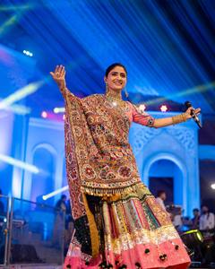 Ensemble Lehenga Choli traditionnel avec broderie miroir, imprimé numérique, dupatta en dentelle, longueur ras du sol, tenue de mariage et de fête Diwali pour femme, prêt-à-porter - Product Image 5