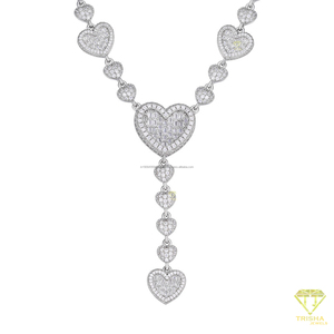 Elegante Collar con Colgante en Forma de Corazón con Eslabones Redondos y Motivos de Corazones Brillantes, Joyería Romántica y Moderna para Mujer - Product Image 4