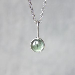 Pendentif en tourmaline vert clair, collier en argent sterling, bijoux en pierres précieuses faits à la main, cadeau pour femme, fiançailles, anniversaire - Product Image 2