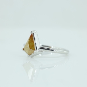 Anillo de compromiso unisex con forma de cometa de cuarzo, chapado en oro blanco, plata de ley 925, rutilado negro natural con engaste de garra, venta al por mayor - Product Image 2