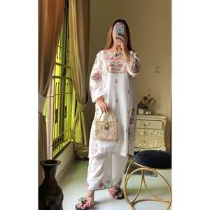 Conjunto Elegante de Top de Fiesta para Mujer con Hermosos Pantalones Palazzo - Product Image 3