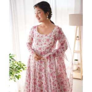 Conjunto ANAMIKA talla XS para traje color crema - Product Image 6