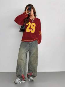 Expédition Rapide Pull en Maille Tricotée Surdimensionné pour Homme avec Numéro Imprimé, Court et Respirant, Style Streetwear, Vente en Gros OEM, Marque Personnalisée - Product Image 3