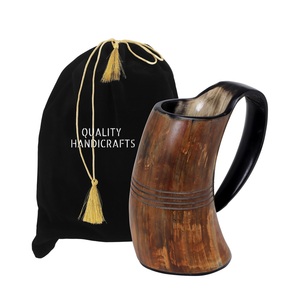 Mug en corne de buffle Viking, écologique, fait main, d'inspiration médiévale, poli, authentique, pour Noël et anniversaire - Product Image 1