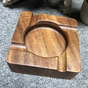 Cenicero de madera grabada de acacia, soporte para cigarros y cenicero para coche, fácil de transportar - Product Image 3
