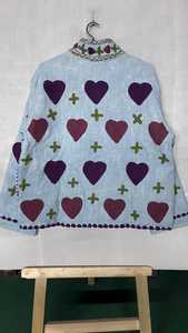 Abrigo de lino y algodón bordado de estilo chino con estampado de corazones, cuello alto, manga larga, corte holgado, para todas las estaciones. - Product Image 3