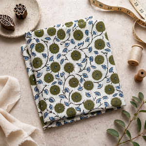Tela de Algodón Estampada a Mano con Diseño de Hojas Azules para Vestidos de Mujer y Niña - Product Image 1