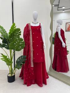 Nuevo Traje Sharara de Diseñador con Bordados Pesados y Lentejuelas, Colección para Fiestas de Diwali, Sin Arrugas - Product Image 6