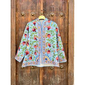 Chaqueta Suzani de Terciopelo Azul Claro para Mujer, Bordada a Mano con Diseño Floral, Estilo Boho con Patrón de Granadas, Manga Larga, Ropa de Abrigo para Primavera - Product Image 1