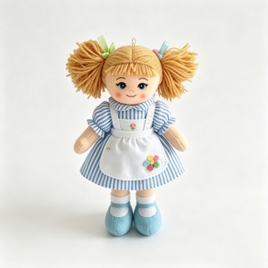 Muñeca de trapo colgante mini personalizada, muñeca de tela con coletas gemelas, muñeca con delantal azul a rayas, adorno de felpa de tela, muñeca de peluche para niña - Product Image 3