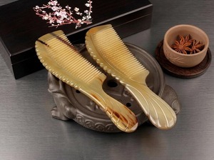 Handmade Fine Tooth Buffalo Horn Wooden <b>Comb</b> Salon <b>Hair</b> <b>Comb</b> with Bamboo Sandalwood Handle Customizable Logo for Home Use - Product Image 3