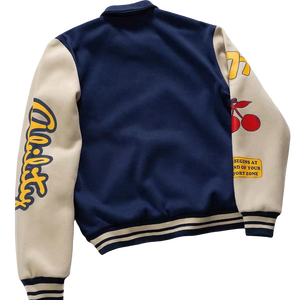 Veste varsity bleue pour homme avec patchs brodés et motif cerise, coupe ample - Product Image 3