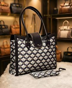 Bolso de Mano con Elegancia Floral de Medianoche - Product Image 2