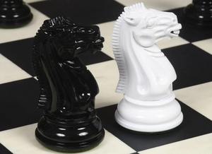 ชุดหมากรุกโซเวียตปี 1940 รุ่นหรูหรา ผลิตซ้ำ พร้อมตัวหมากรุกไม้มะเกลือ งาช้าง และไม้บ็อกซ์วูด ในกล่องสีขาว ราคาดีที่สุด - Product Image 4