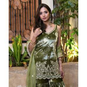 ชุดสูทปาร์ตี้จีนแบบดั้งเดิมที่สวยงามพร้อมด้วย Sharara และ Dupatta กับงานด้วยมือ - Product Image 1