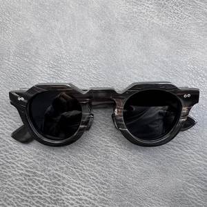 Lunettes de soleil en corne naturelle, fabriquées à la main, durables, sculptées, monture classique, accessoire de mode élégant pour les voyages et les activités de plein air - Product Image 6