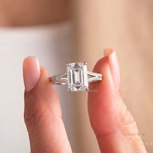 Anillo de Diamante Cultivado en Laboratorio con Corte Esmeralda y Banda Pavé en Oro Blanco de 14K/18K, Joyería Nupcial Personalizada - Product Image 4