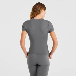 Camiseta de Punto de Manga Corta para Mujer, Color Sólido, Corte Regular, Transpirable, Antihumedad, Antiarrugas, Secado Rápido, Deportiva, Venta al Por Mayor - Product Image 4